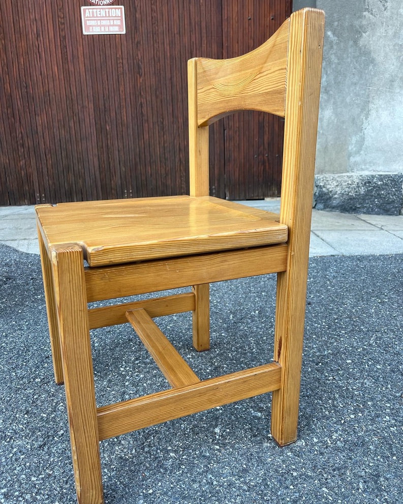 Suite de 4 chaises Ilmari Tapiovaara 1970