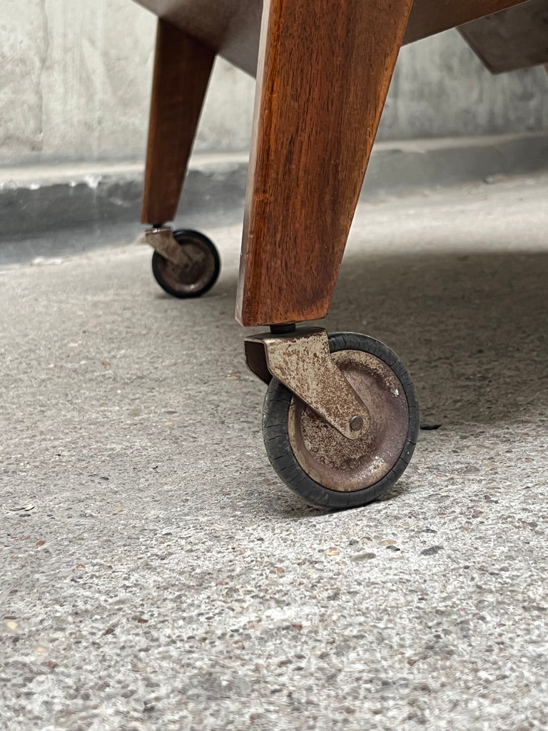 Desserte 1950 roulante en bois massif