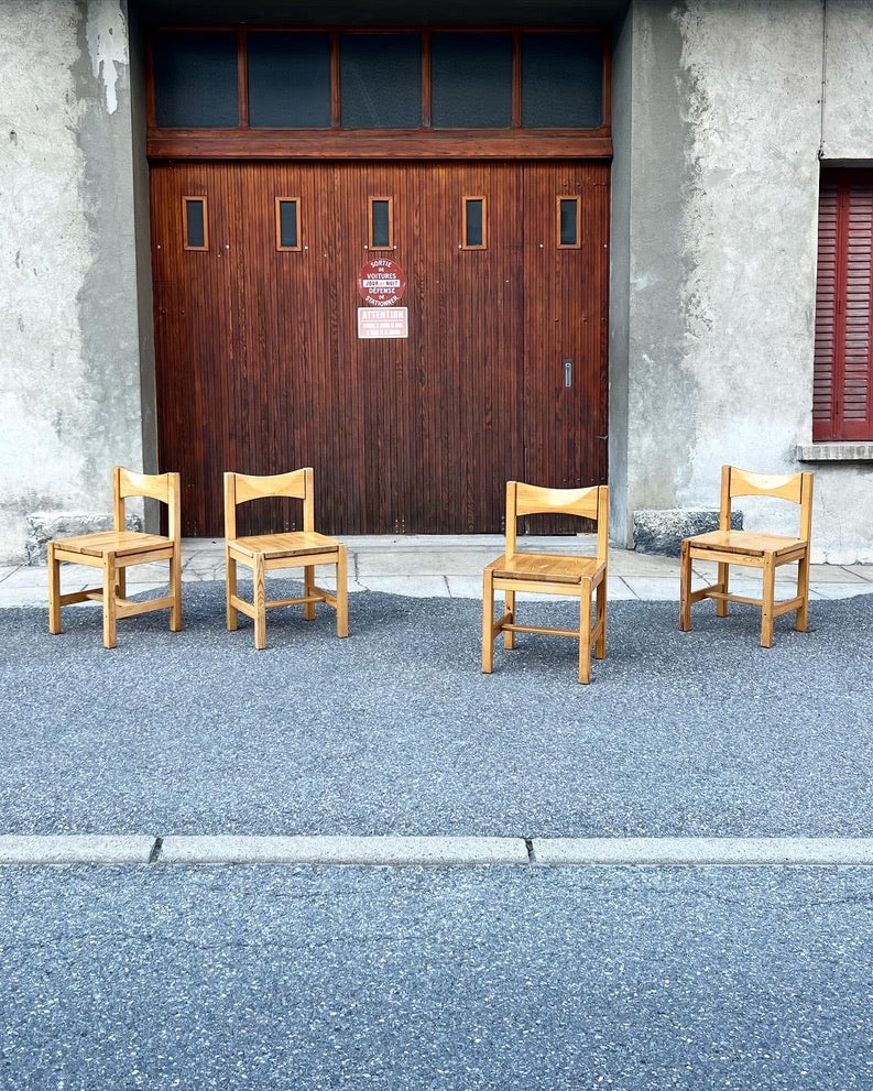 Suite de 4 chaises Ilmari Tapiovaara 1970